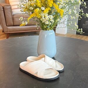 NWOT Banana Republic Ravello Slide Sandals in Cream and Black Size 8 Women’s